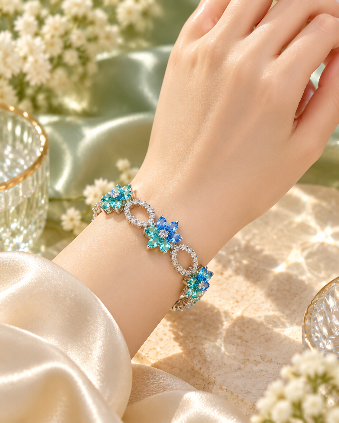 Tidal Loop Floral Bracelet